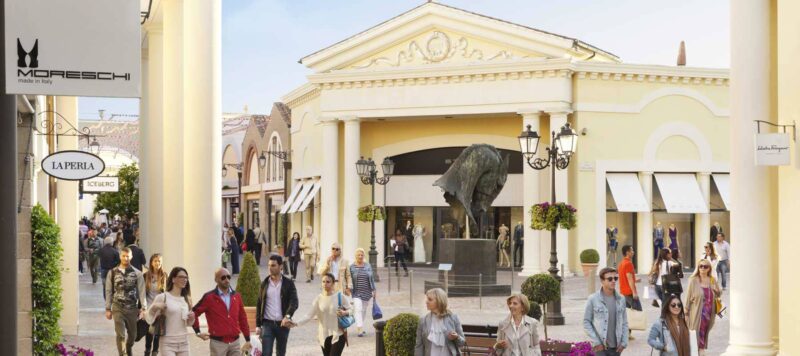 Day Tour from Rome to Castel Romano Outlet Fashion District