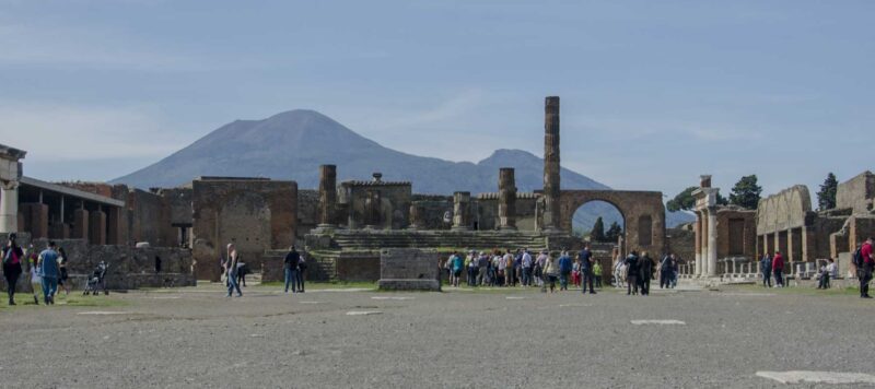 Pompeii and Naples tour from Rome